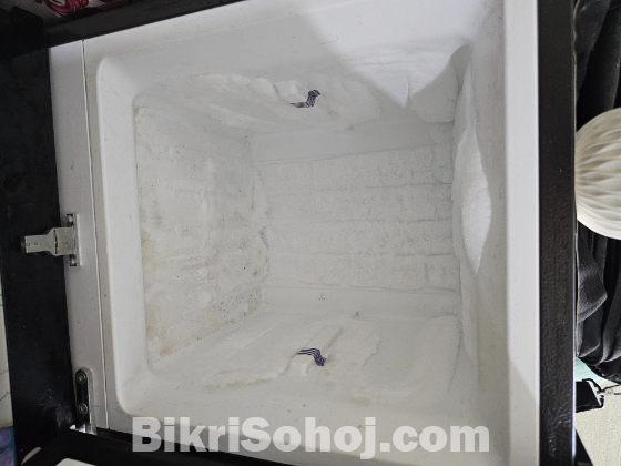 Walton fridge (WFD-1B6)